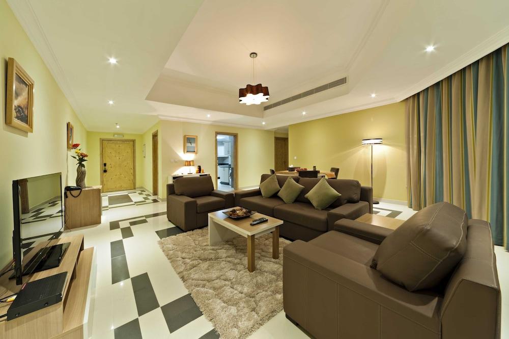 Magnum Hotel & Suites West Bay Doha Bagian luar foto