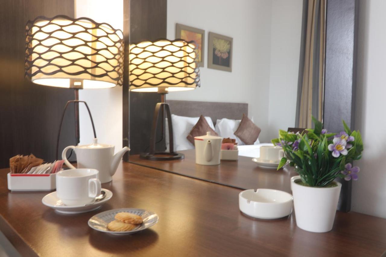 Magnum Hotel & Suites West Bay Doha Bagian luar foto