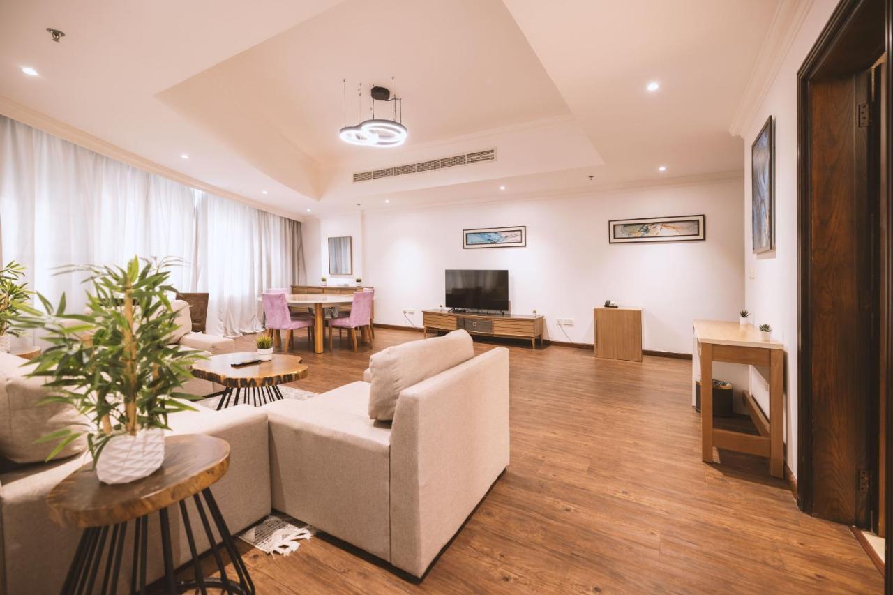 Magnum Hotel & Suites West Bay Doha Bagian luar foto