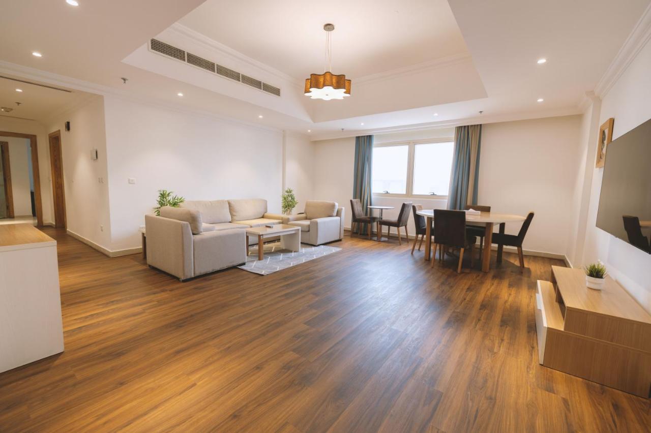 Magnum Hotel & Suites West Bay Doha Bagian luar foto