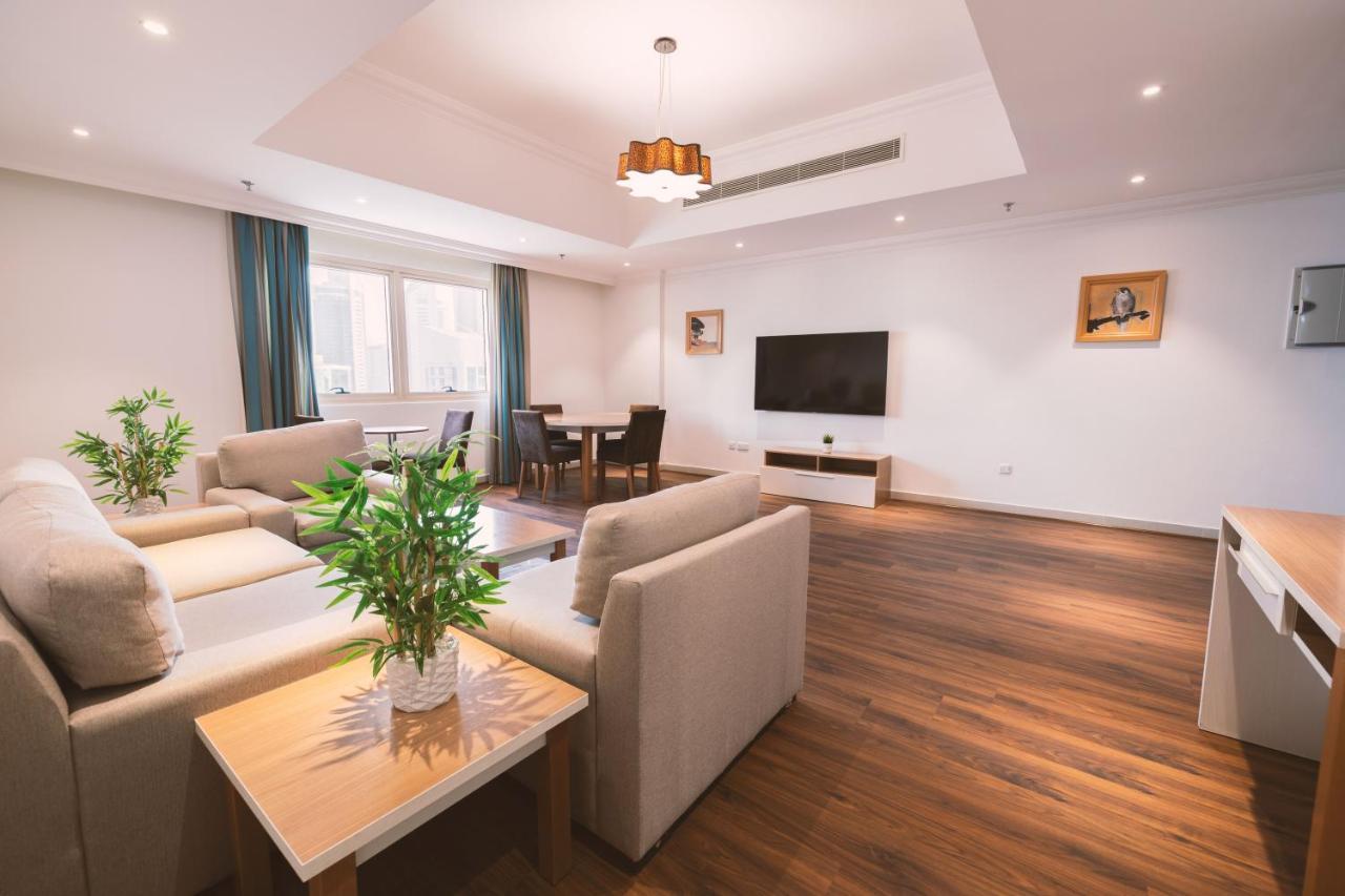 Magnum Hotel & Suites West Bay Doha Bagian luar foto
