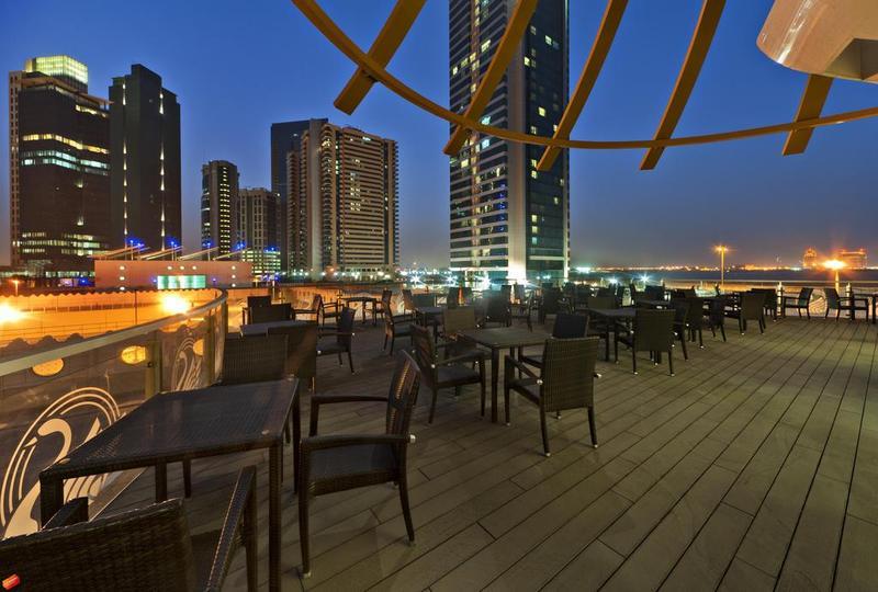 Magnum Hotel & Suites West Bay Doha Bagian luar foto